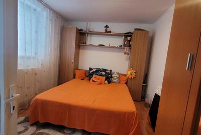 Valu lui Traian -casa 3 camere cu teren 300 mp -gaze la poarta 77900 euro - 4