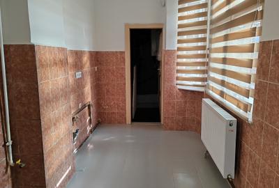 Casa 4 camere libera la vanzare zona Schei - 10