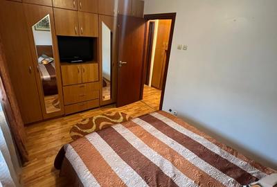 Apartament 3 camere semidecomandate Craiovita Noua - 2