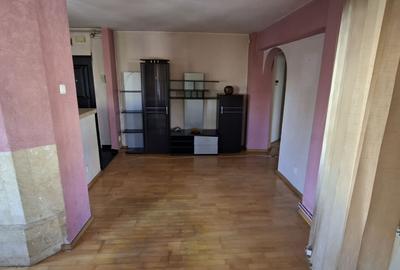 Apartament cu 3 camere - zona semicentrala - 21