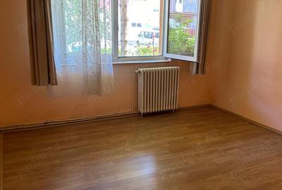 Vand apartament decomandat Bartolomeu