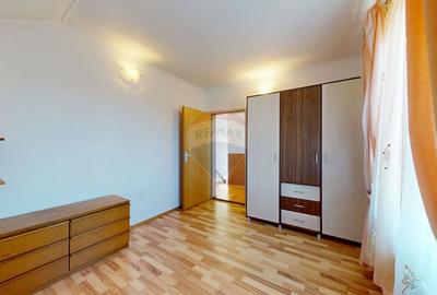 Casă individuală de vânzare | P+E+M | Central | Cristian - 7