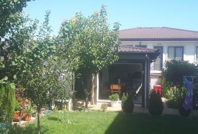 Casă P+1 de vânzare în Ovidiu Sud – 3 dormitoare, 3 garaje, teren 552 mp - 1