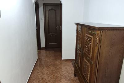 Apartament 3 camere - Casa de Cultura - 600 euro/luna (Cod E5) - 3