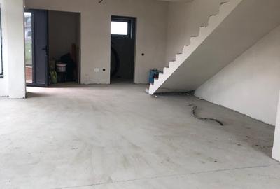 Casă individuală cu 4 camere în Florești