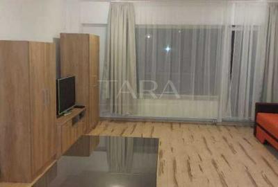 Garsonieră decomandată, mobilată în Central