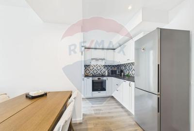 Apartament la parter ce are curte proprie ,  2 camere in Bloc nou - 15