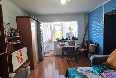 Apartament cu 2 camere semidecomandat în Inel II