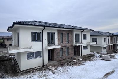 Duplex cu 4 camere în Florești