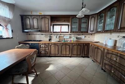 Vilă spațioasă P+1+M, teren 816 mp – Cocani, Crevedia |Ideal rezidență sau firma - 9