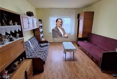 Apartament cu 2 camere decomandat, mobilat în Central