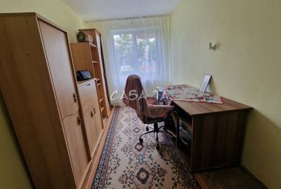 Apartament 3 camere, situat in Targu Jiu, Str. G-Ral Christian Tell - 4