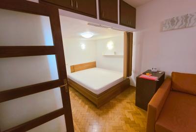 Garsoniera dubla Sala Palatului et 1/7  bloc 1960 centrala proprie 42 mp - 1