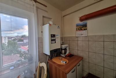Neagoe Vodă- 3 camere decomandate/două balcoane/priveliște frumoasă - 5