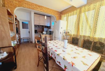 Casa individuala | De vanzare | 250 mp | 7 camere | Cetate - 3