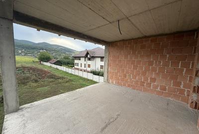 Casă individuală cu 5 camere în Micești