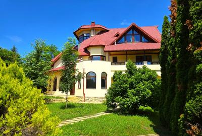 Casa / Vila / Conac Breaza 15 camere + - 5