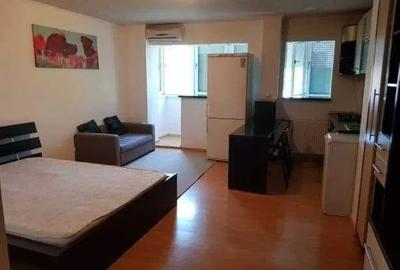 Garsonieră decomandată, mobilată în P-ța Muncii