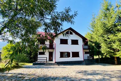 Pensiune /Cabana de vanzare in Magura