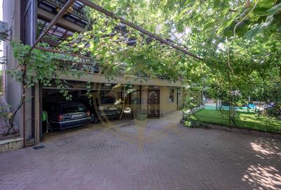 DOM00377 - Vila de lux cu 9 camere in Corbeanca-Petresti - 1