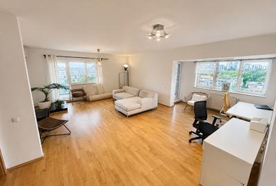 Apartament cu 3 camere decomandat, mobilat în Tei