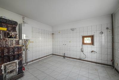 Tartasesti,str. Principala, 3040 mp teren, P+1, casa 1998, deschidere 12 m - 9