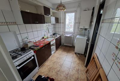 Apartament 2 camere, etajul 2/4, zona Podu Ros - 4