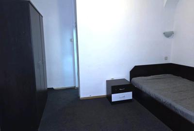 Garsonieră semidecomandată în Calea Victoriei