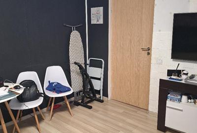 Titan-Policlinica, apartament 3 camere, decomandat, bloc 4 etaje, boxa pe palier - 5