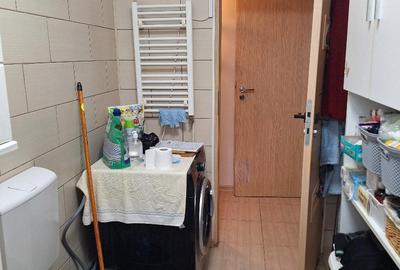 Titan-Policlinica, apartament 3 camere, decomandat, bloc 4 etaje, boxa pe palier - 21