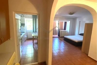 Garsonieră decomandată în Central