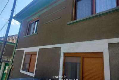 Casă individuală cu 5 camere în Muncitoresc