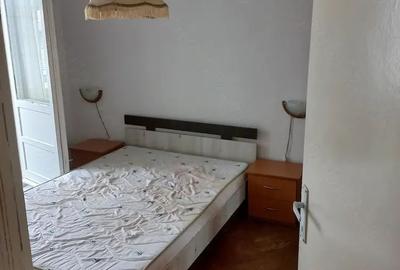 Apartament cu 3 camere semidecomandat în Dacia