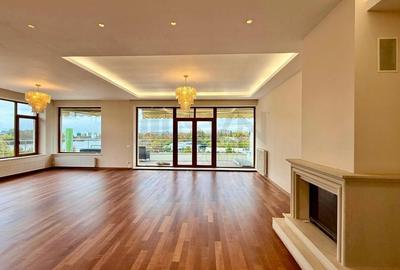 Apartament cu 4 camere decomandat în Barbu Văcărescu