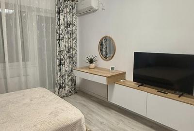 Garsonieră decomandată, mobilată în Podu Roș