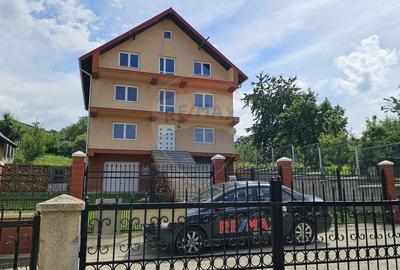Casă / Vilă cu 12 camere-Sfântu Ilie Vechi, Suceava - 9