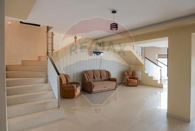 Casă / Vilă cu 5 camere de vânzare - 6