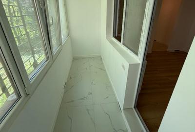 Titan, 3 minute metrou - 8