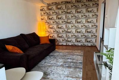 Garsonieră decomandată 32 mp, etaj 10/10, parcare, 1 minut de metrou 1 Decembrie - 3