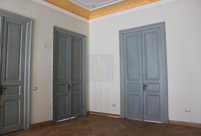 Vila istorica de vanzare in zona *Unirii* | 21 camere | curte, garaj - 33