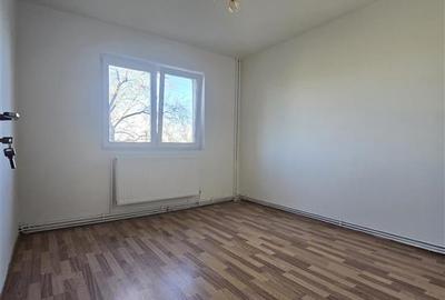 Apartament cu 2 camere semidecomandat în Mircea cel Bătrân