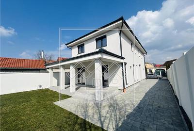 Casă individuală cu 4 camere în Șelimbăr