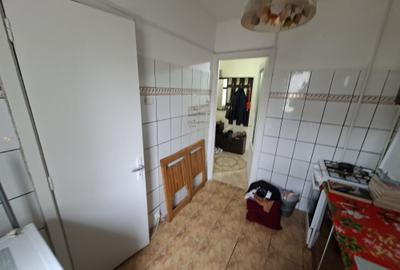 Apartament 2 camere, etajul 2/4, zona Podu Ros - 5