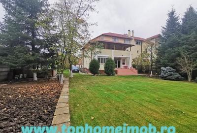 Casă individuală cu 12 camere decomandat în Iancu Nicolae