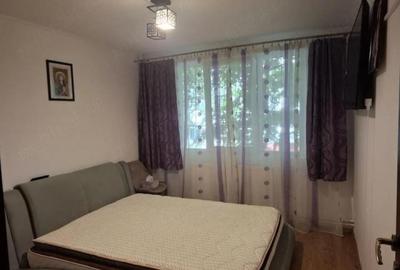 Vand apartament cu 2 camere in zona Straja Sector 4 - 1