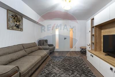 DE INCHIRIAT ap 3 camere- zona Cerna/ Tractorul! - 2