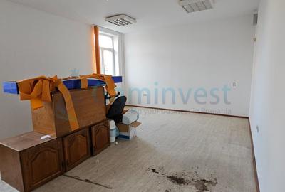 Cladire mixta - birouri si spatii depozitare - atelier, in zona Clujului, Oradea - 9