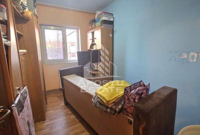 Apartament de vanzare cu 3 camere, centrala proprie, etaj 3, Lipovei - 3