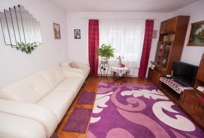 Apartament decomandat 3 camere in vila central