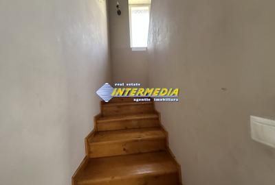 Proprietate 2 case curte pavata Teren 700 mp Hotel CETATE gard utilitati - 11